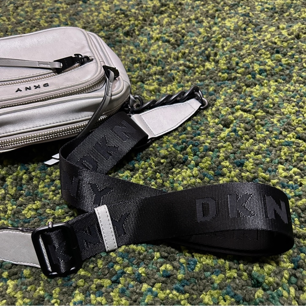 DKNY Abby Camera Shoulder Bag Handbag Silver Faux Leather - Picture 3 of 10